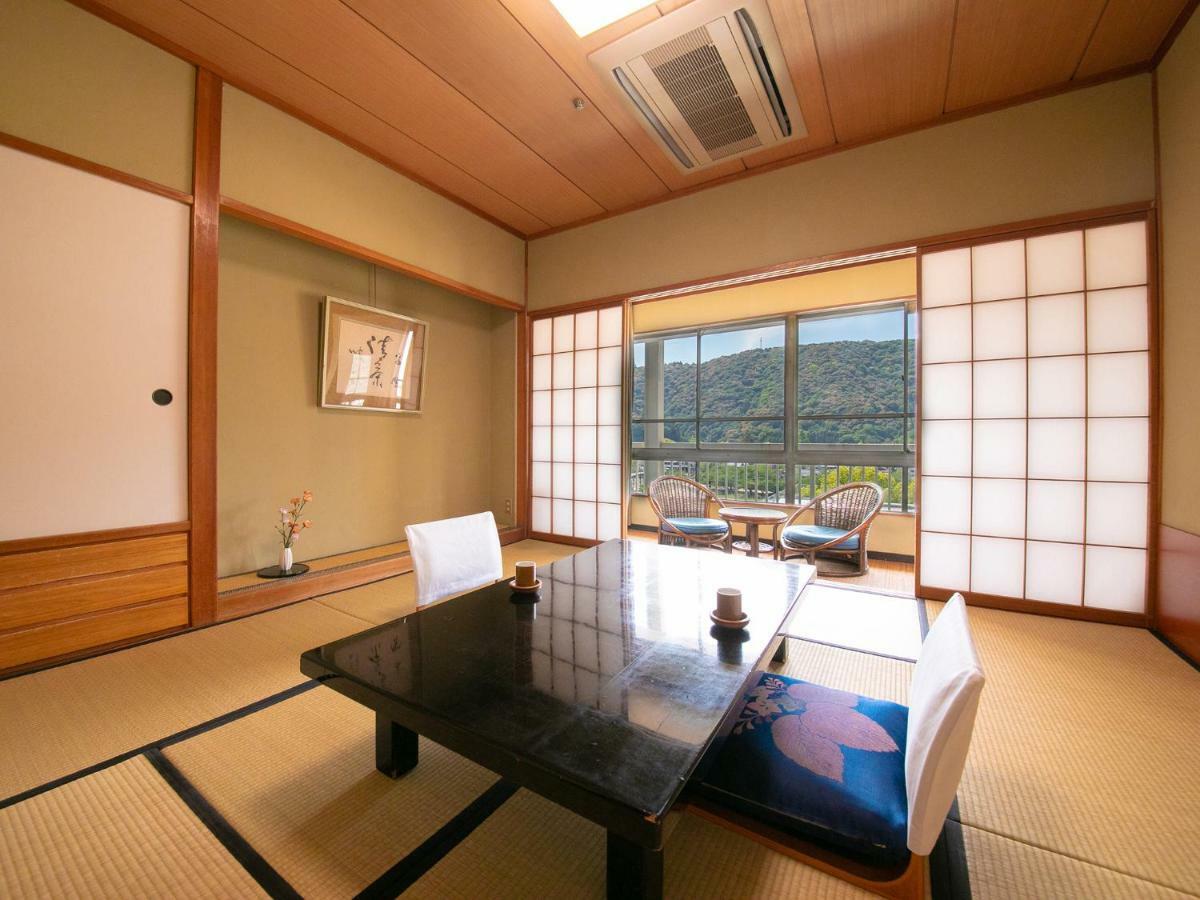 Iwakuni Kokusai Kanko Hotel Exterior photo