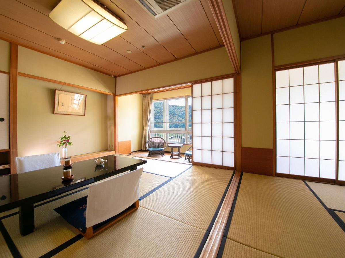 Iwakuni Kokusai Kanko Hotel Exterior photo